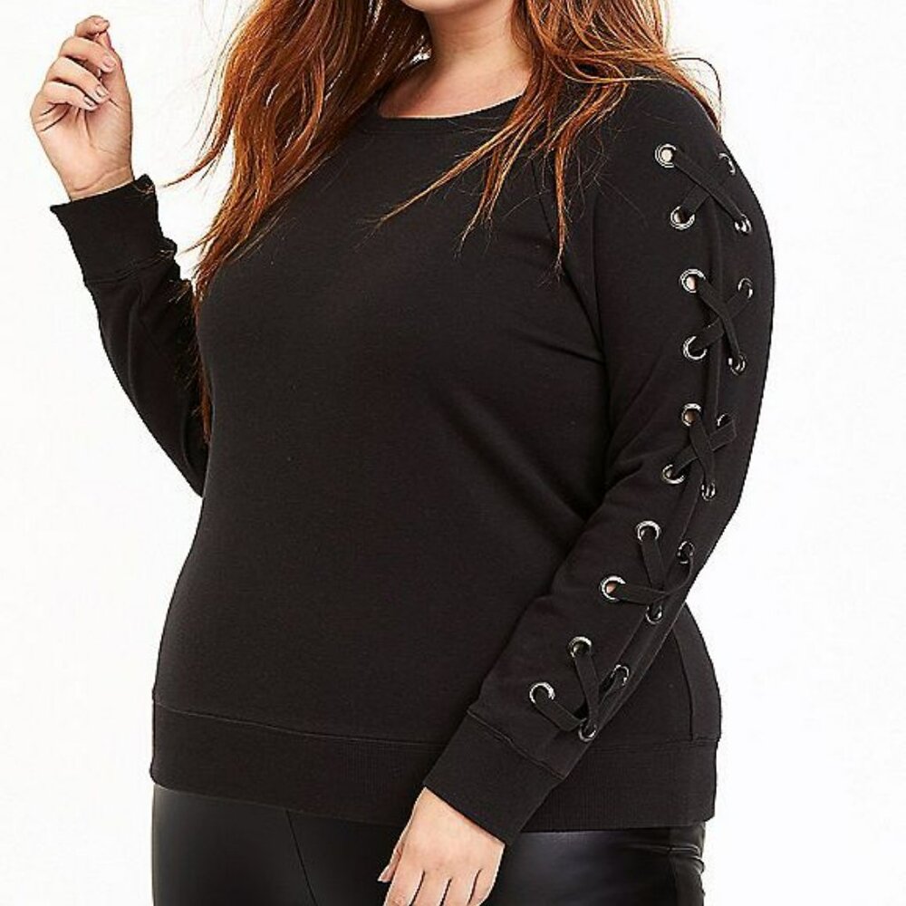 TORRID BLACK TIE UP SWEATER SIZE 1X 1 14/16